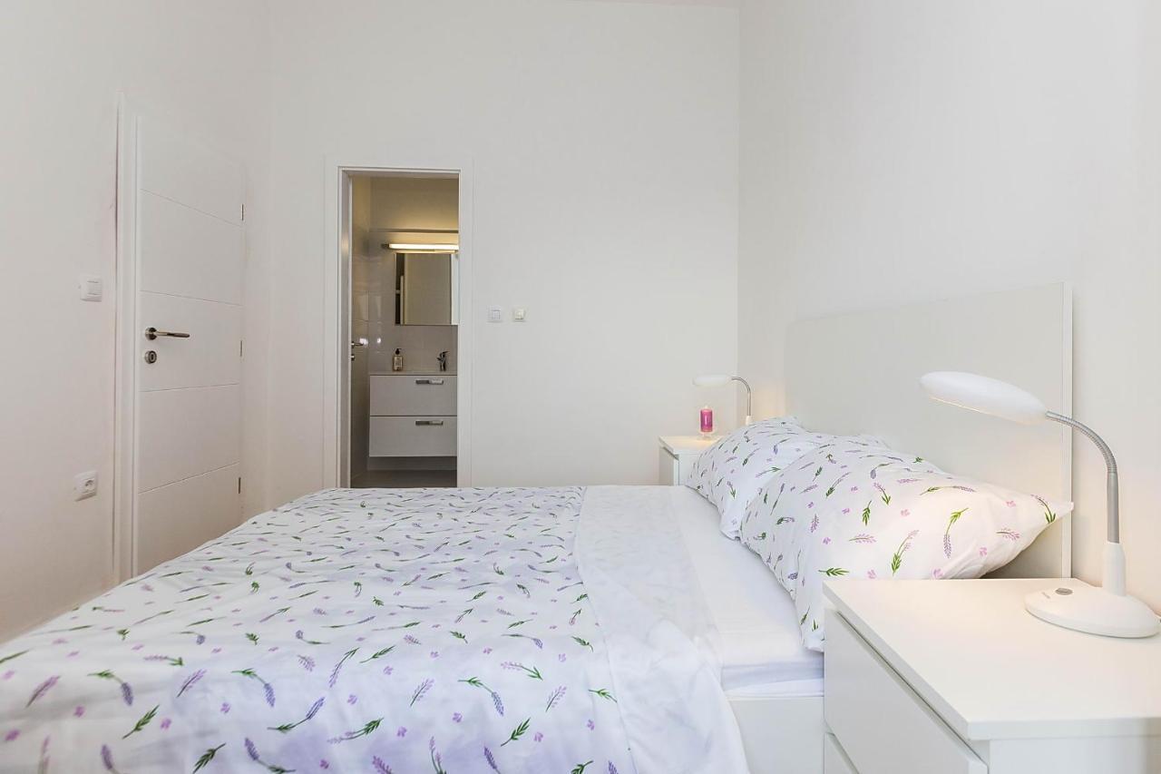 Apartments Dada บีโอกราดนาโมรู ภายนอก รูปภาพ